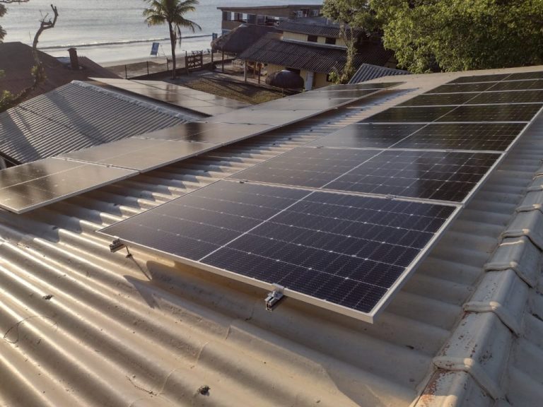 ilha-do-mel-inversor-solar-quad-hibrido