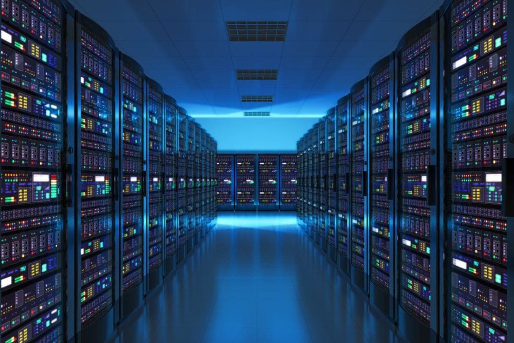 nobreak-online-trifasico-saiba-como-proteger-sistemas-complexos-de-energia